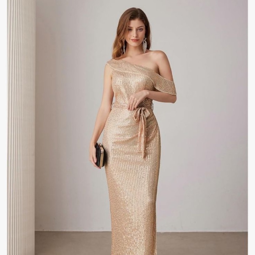 ***Never Worn***Elegant Gold One-Shoulder Dress